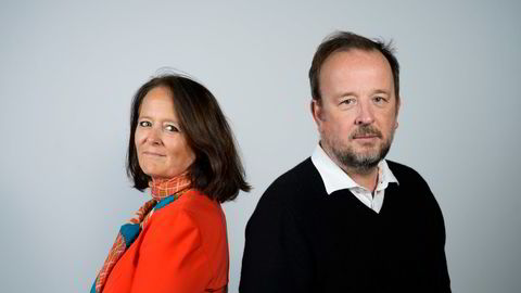 Eva Grinde, kommentator, og Frithjof Jacobsen, politisk redaktør, er ute med ny episode av podkasten Den politiske situasjonen. Foto: Fartein Rudjord